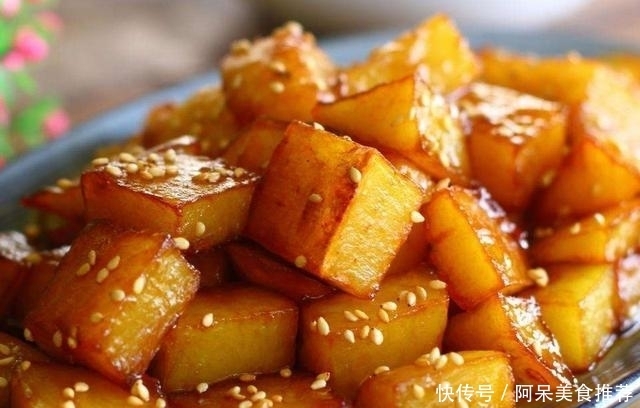 刚刚简单做了一桌子菜,味道超美,全家人抢着吃!