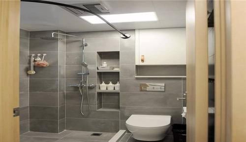 有钱人|卫生间不要装置物架,头次见有钱人做这种收纳,不得不夸太聪明了