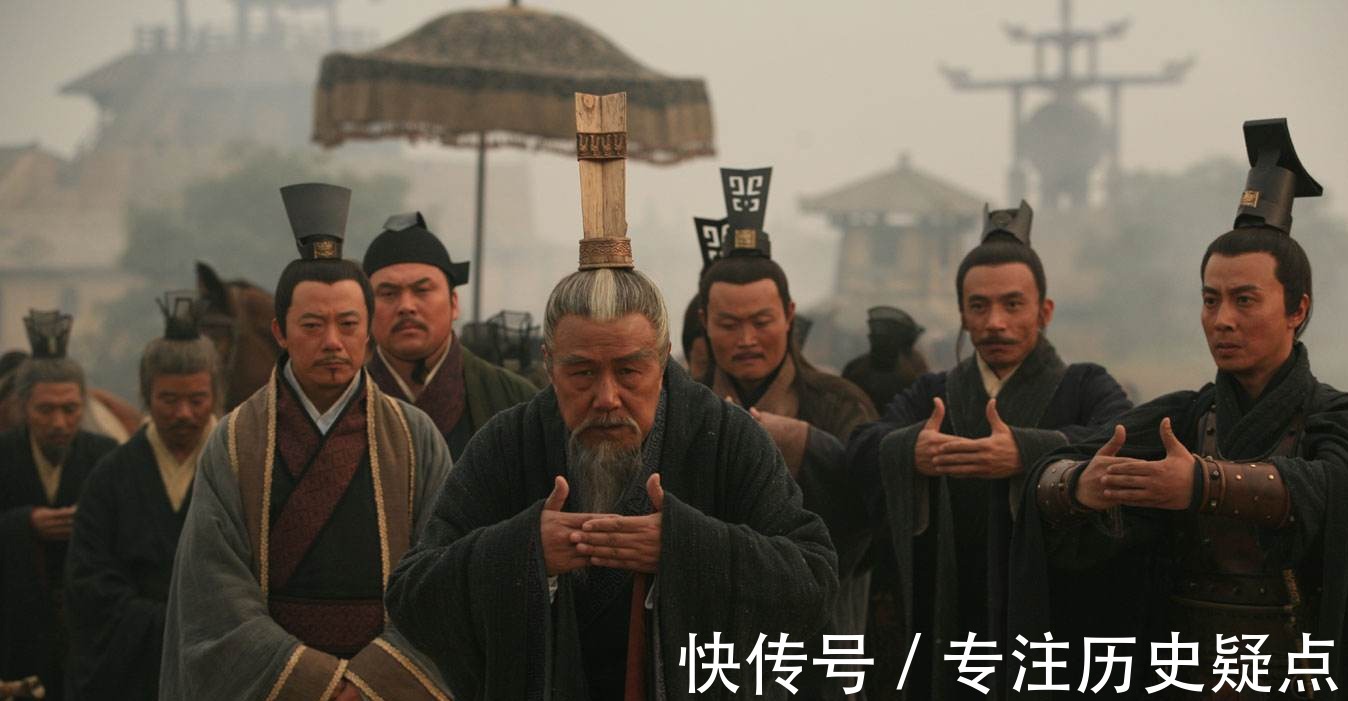 方伯$周平王东迁，周室衰微，这两点表现尤为明显