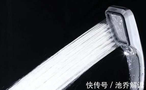 淋浴头|淋浴头堵塞还漏水?不要急着换,教你不花一分钱,轻松解决