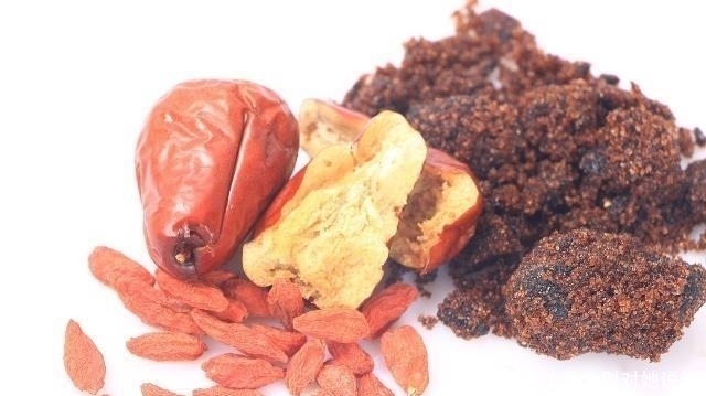 黄金|枸杞和“它”是黄金搭配,若能连喝7天,或许肾补满,肝也干净了