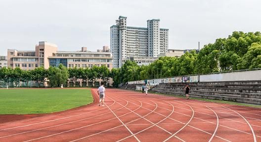 斥责|资深教师斥责：私立学校，严重破坏教育生态，家长心酸附和