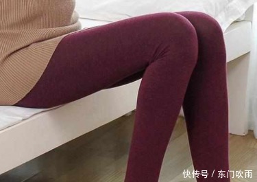 清新的肉色款式的打底裤,贴身显线条,穿起来可是很个性的呢!