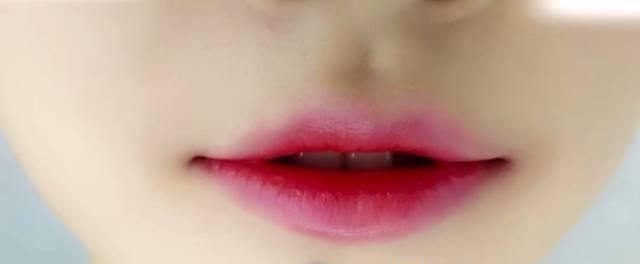 哑光唇 口红太贵?姑娘只用了1支口红 画出了8种唇色!