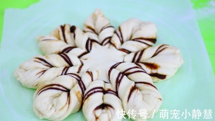 圣诞节做款雪花面包,好看又好吃,还无添加剂,孩子吃着安全放心