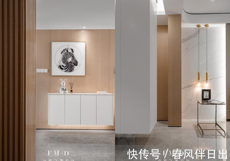 内嵌|长条形或无玄关户型：进门就设“双玄关柜”，内嵌安装，不占一㎡