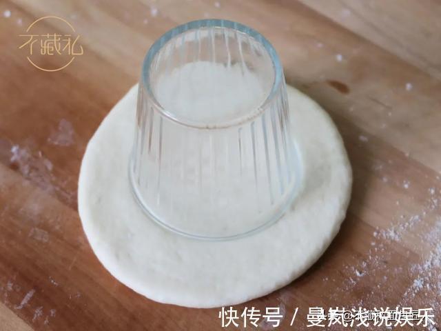 面团|不加黄油的双重奶酪包,从揉面的那一刻起就奶香四溢了