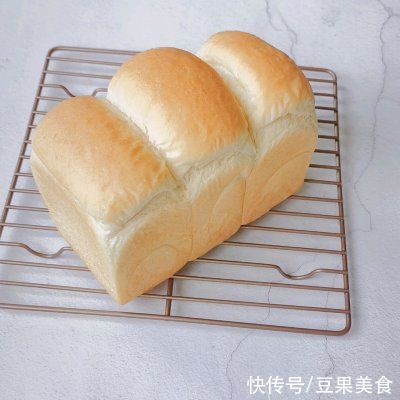 好吃|这道低油豆浆吐司（一次发酵），怎么做都好吃