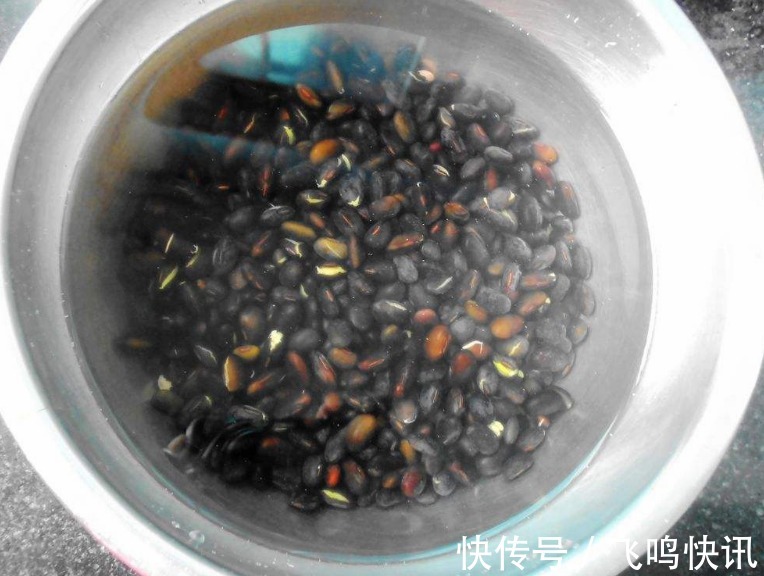 黑豆粉|“天然維生素E”被發現，女人再窮也別舍不得吃，抵抗熬夜傷害
