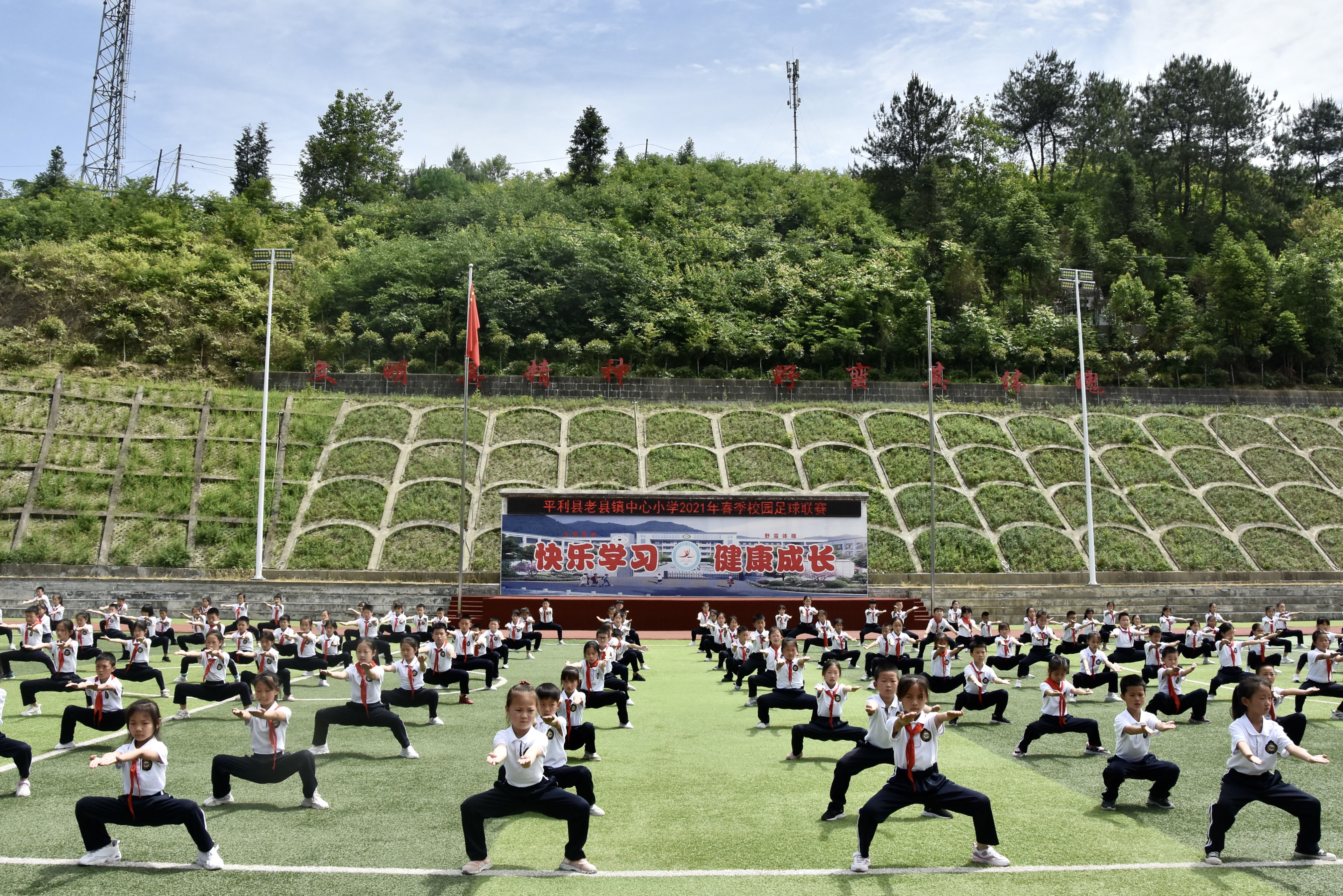 一年多过去，这帮孩子的体魄“野蛮”到啥程度了？|追光 | 孩子们