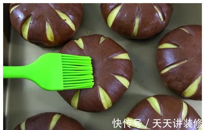想吃|想吃面包不用买，配方秘诀告诉你，新手就能做，又香又软特好吃