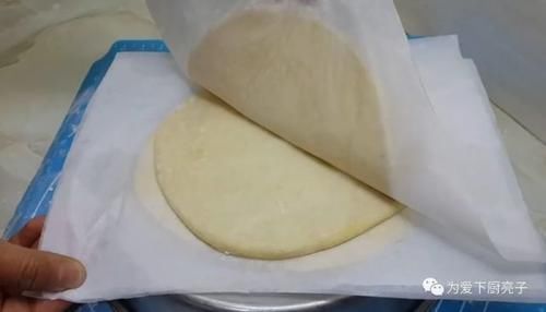 面团|烙饼这样做才好吃,开水一烫,张张柔软又劲道,比手抓饼还好吃