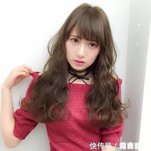 大弯 三四十岁女人发量非常多,适合烫什么发型?试试时髦减龄的弯弯烫