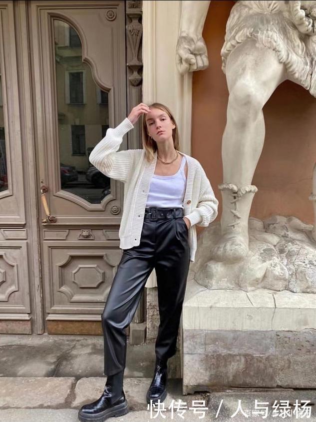 早秋出镜最高的经典搭配,“毛衣+阔腿裤”简约时髦,温柔还保暖