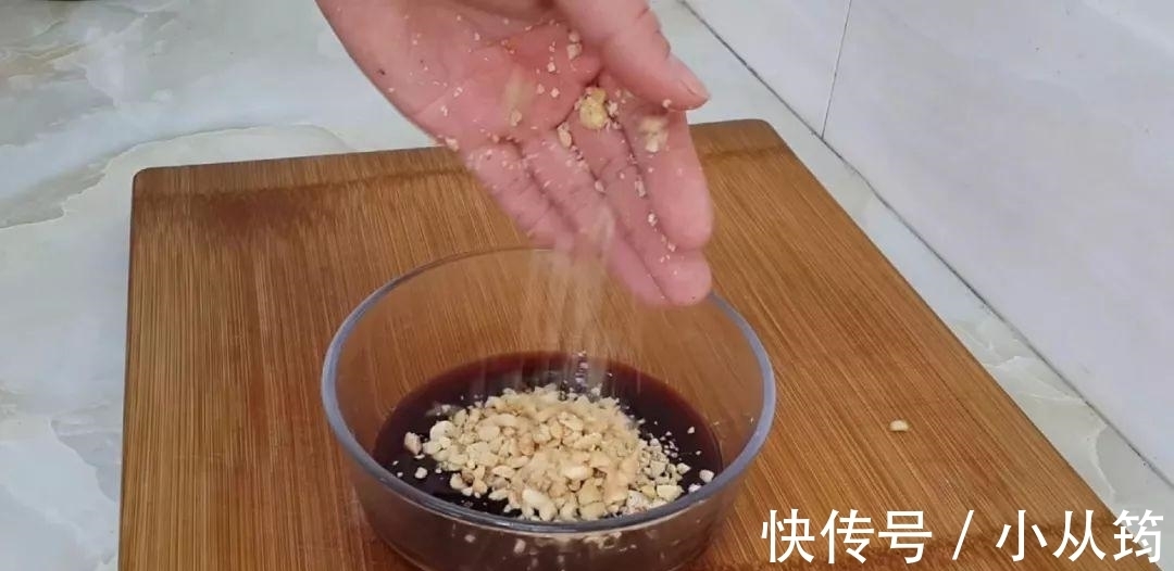 面团|面包又出新吃法,不用烤箱也能做,我家隔三差五做着吃,松软香甜