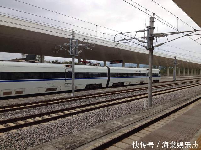 广州“巨无霸”火车站,斥资130亿修建,是天安门广场的30倍