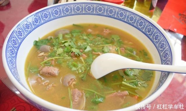 江西铜鼓经典的客家美食,丰盛的“土八碗”!令人念念不忘!