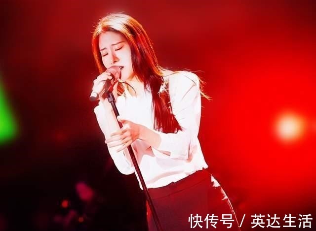 她是《中國好聲音》冠軍中最火的一位，31歲成視圈最搶手的女人