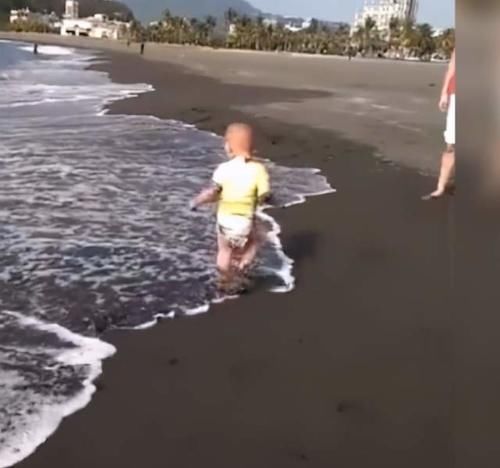 宝妈|“尿不湿”大侠走红,网友:本想仗剑走天下,奈何奶瓶放不下