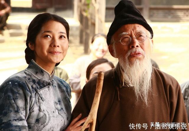 93岁齐白石手抖不停,画出一幅漏洞百出的画,却被专家誉为神作