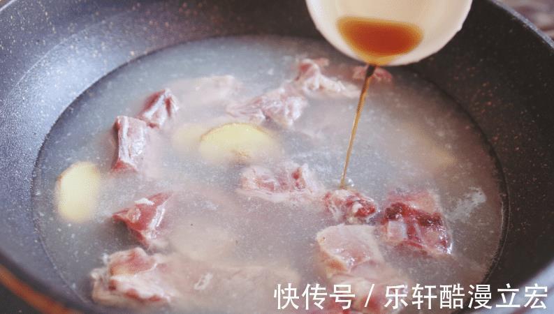 糖色|做糖醋排骨，别用番茄酱，教您详细做法，酸甜适口，色泽红亮
