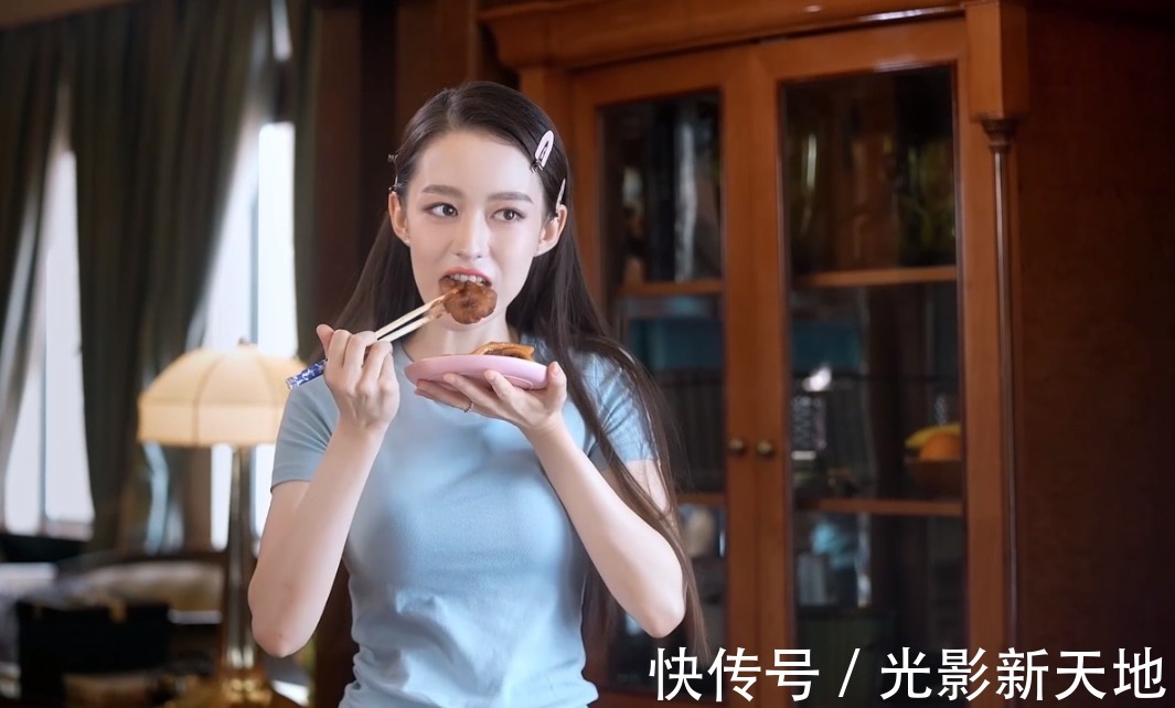 昆曲|《潮玩季》吉娜尝试吃播，放下偶像包袱品尝美食，认真学习昆曲