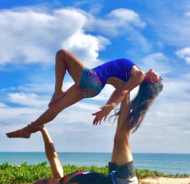 要点|67岁阿姨坚持练瑜伽6年,动作优雅笑容自信,被称作逆龄少女