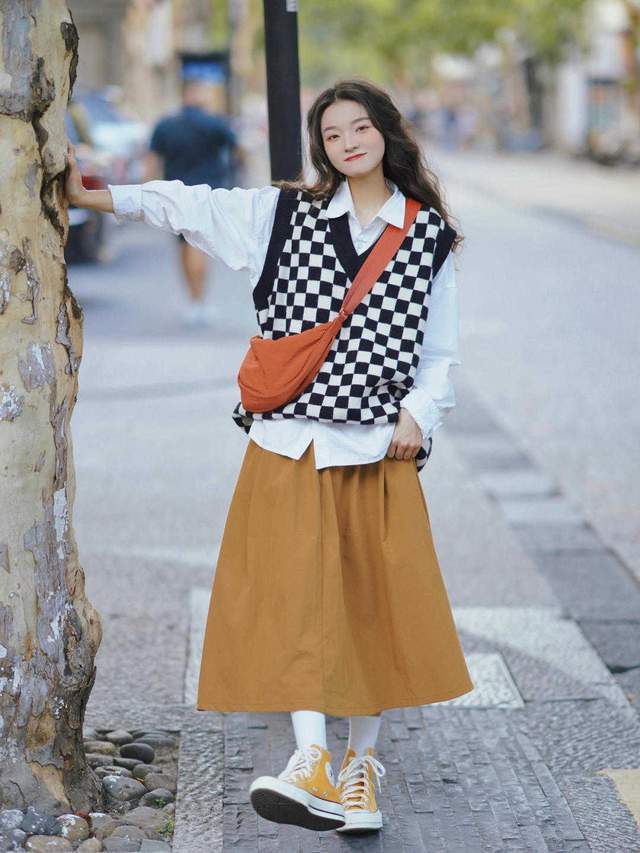 衬衫|立秋之后,小个子该怎么穿?试试“衬衫+半身裙”,显高又好看