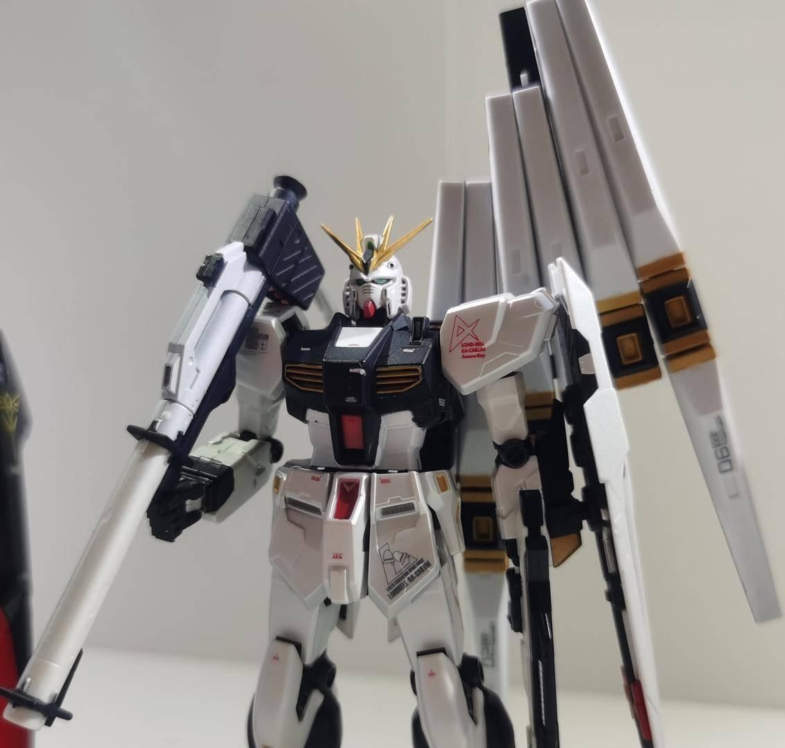 奇迹|[藏品展示] 小比例的奇迹，万代hcmpro和emia牛高达和沙扎比