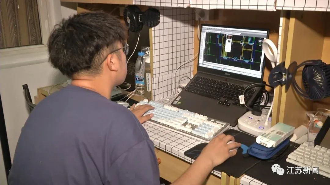 学校|惊呆!学校为他连买两个冰箱,供他“专柜专用”