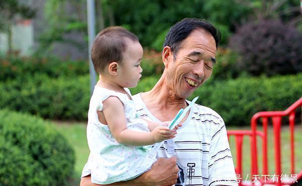 骨质疏松|老年人容易骨质疏松，想要强健骨骼，哪些食物适合多吃？