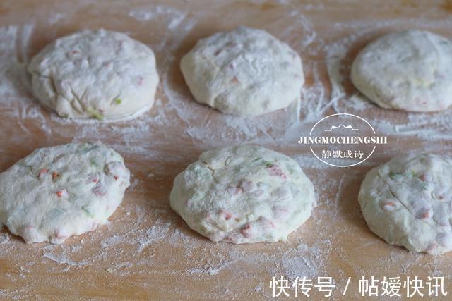 好的烙饼，要外酥里嫩，层次丰富，掌握这些要点，一次就能成功