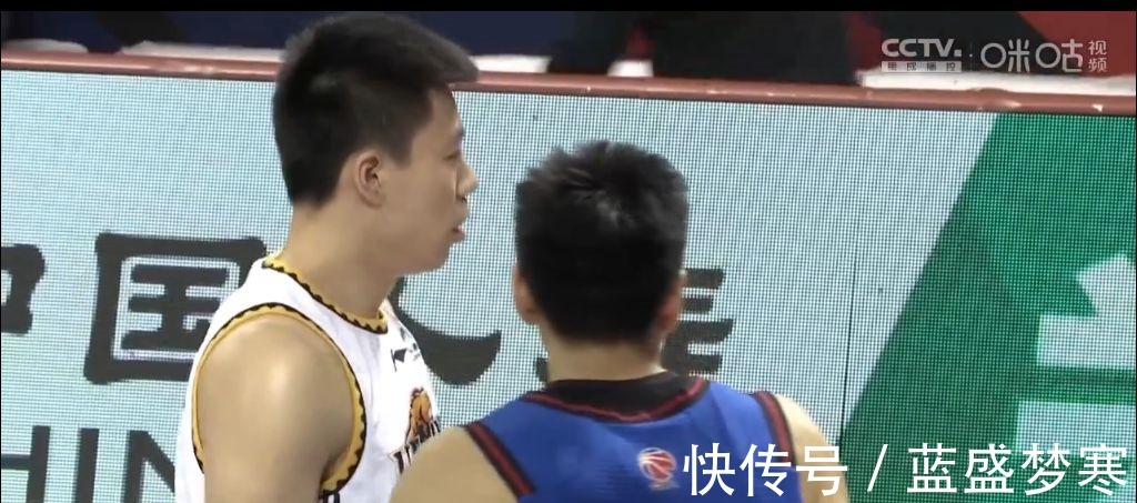 赵继伟|张镇麟半场砍下22分,赵继伟无私助攻,辽宁男篮60-36天津男篮!