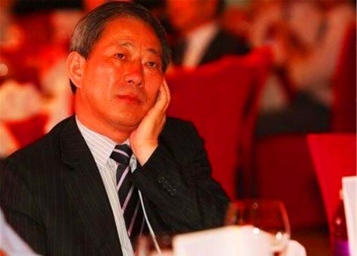 二胎|他和女学生相爱,因生二胎而没了工作,二胎长大后赚千亿回报他