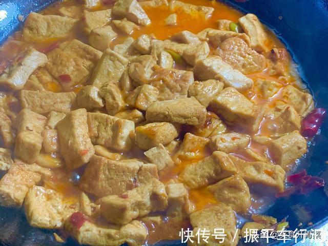 酱料|以后豆腐就这样吃，做法简单鲜香辣爽，出锅一口一个真解馋。