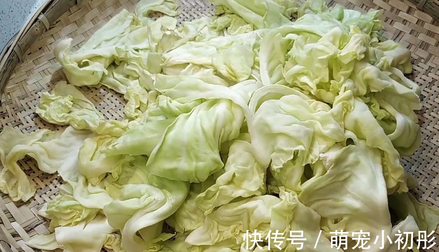 回锅肉特巴适|这食材市场上最便宜,8毛钱一斤,晒干后加这料, 炒回锅肉特巴适