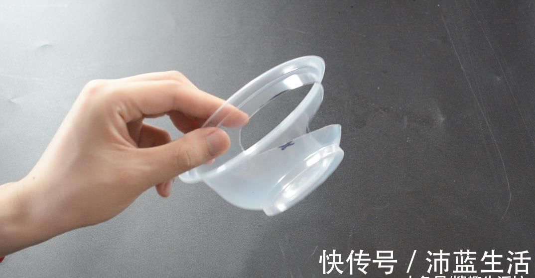 废物|圆形打包盒别扔了, 改造一下, 放在卫生间里有大用处, 省钱又实用