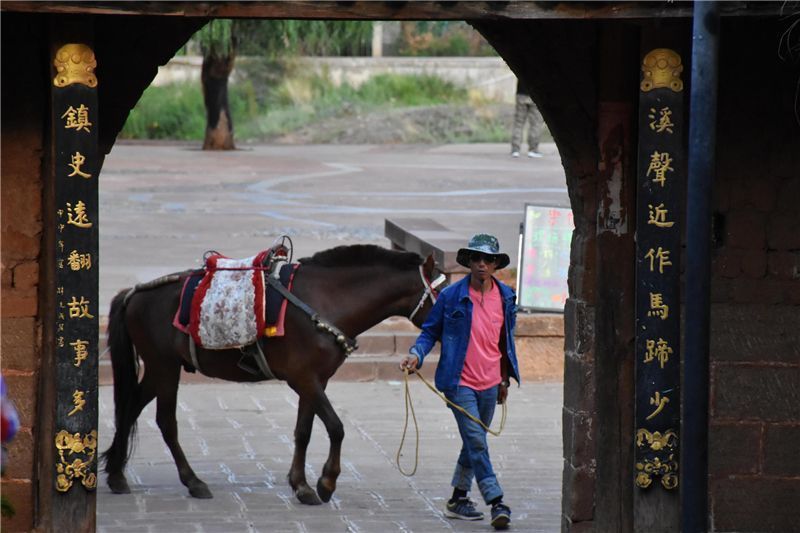 沙溪古镇：茶马古道上唯一幸存的古集市