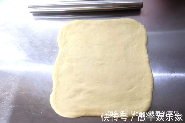 面片|百吃不厌的肉松面包卷,12分钟出炉真省事,早餐可要有口福了