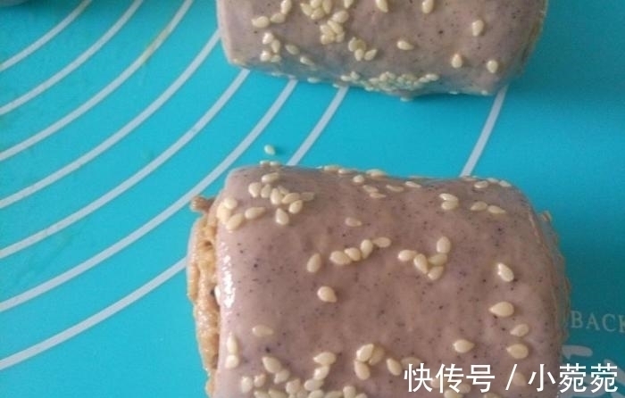 做了7年面包,第一次做“黑面包”,女儿一口气吃了两个,真好吃