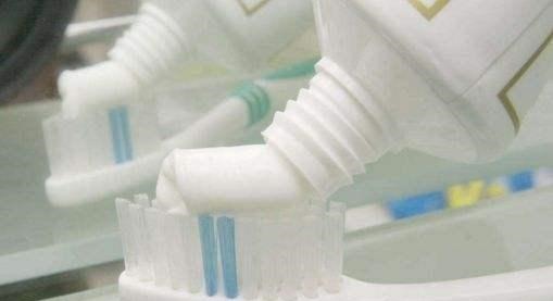 牙膏配上风油精，解决家里不少难题，实用性强又便宜