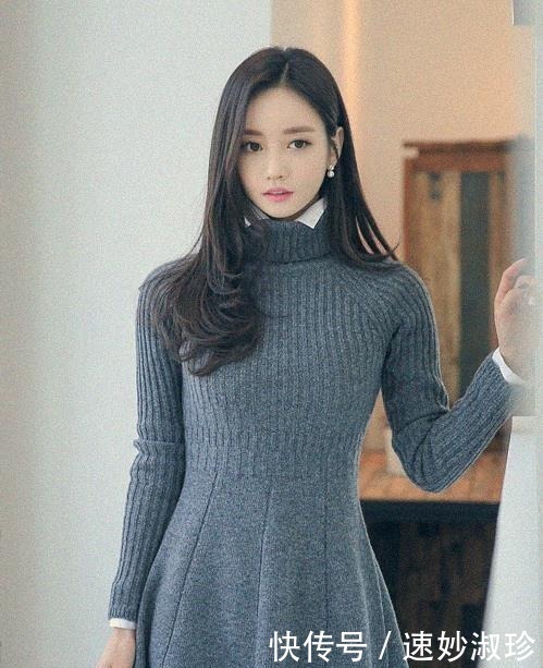 孙允珠高清美图:麻纹高领蓝灰色甜美针织裙!