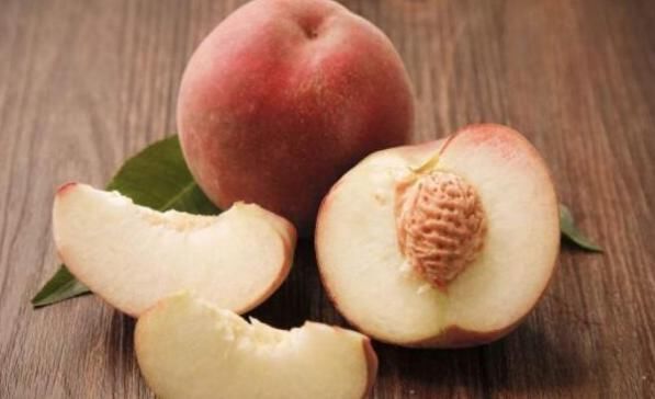 人到中年想长寿,没事多吃3种水果,美容养颜,增强人体免疫力!