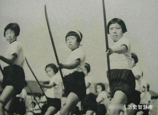 世界|原子弹落到广岛前，日本当地学生在干什么？结局让人难以接受