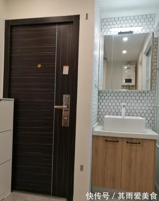 柜子|老公非要给厕所装“两个门”,家人不理解,完工后发现他真睿智!