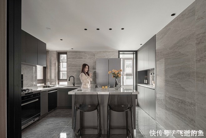 衣帽间|愈归|轻奢淡雅的家,让设计回归生活