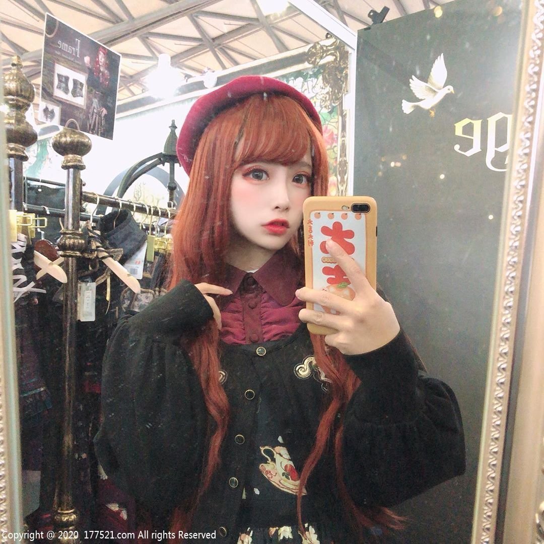 水汪|稚气Cosplay水汪大眼甜笑露小虎牙,超萌让老司机也无法招架!