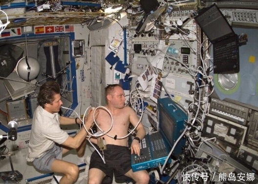 马斯克“外星移民梦”垮了?11名宇航员基因突变,生育后代风险大