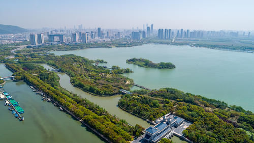 老年|江苏昆山：看了无锡的江阴才知，贵为百强县榜眼，烦恼一点也不少