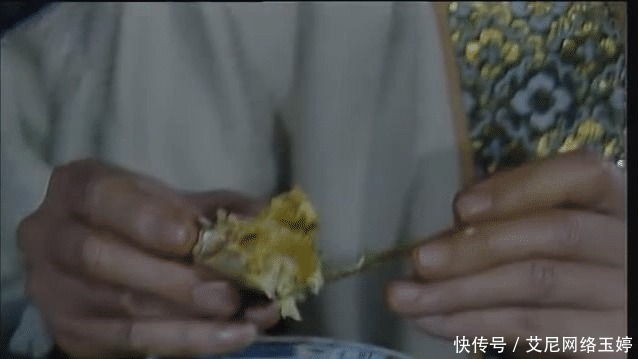  蟹八|红楼梦：甄士隐中秋宴请贾雨村，吃蟹时有谁注意到这东西？